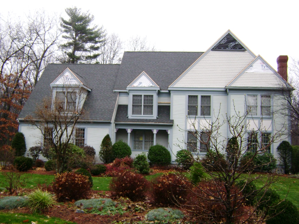 Tekroof is a roofing company in the MetroWest, MA that you can depend on. All your residential and commercial roofing services.