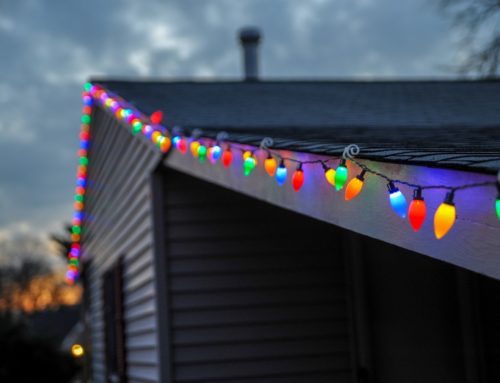 Decorating Your Roof for the Holidays